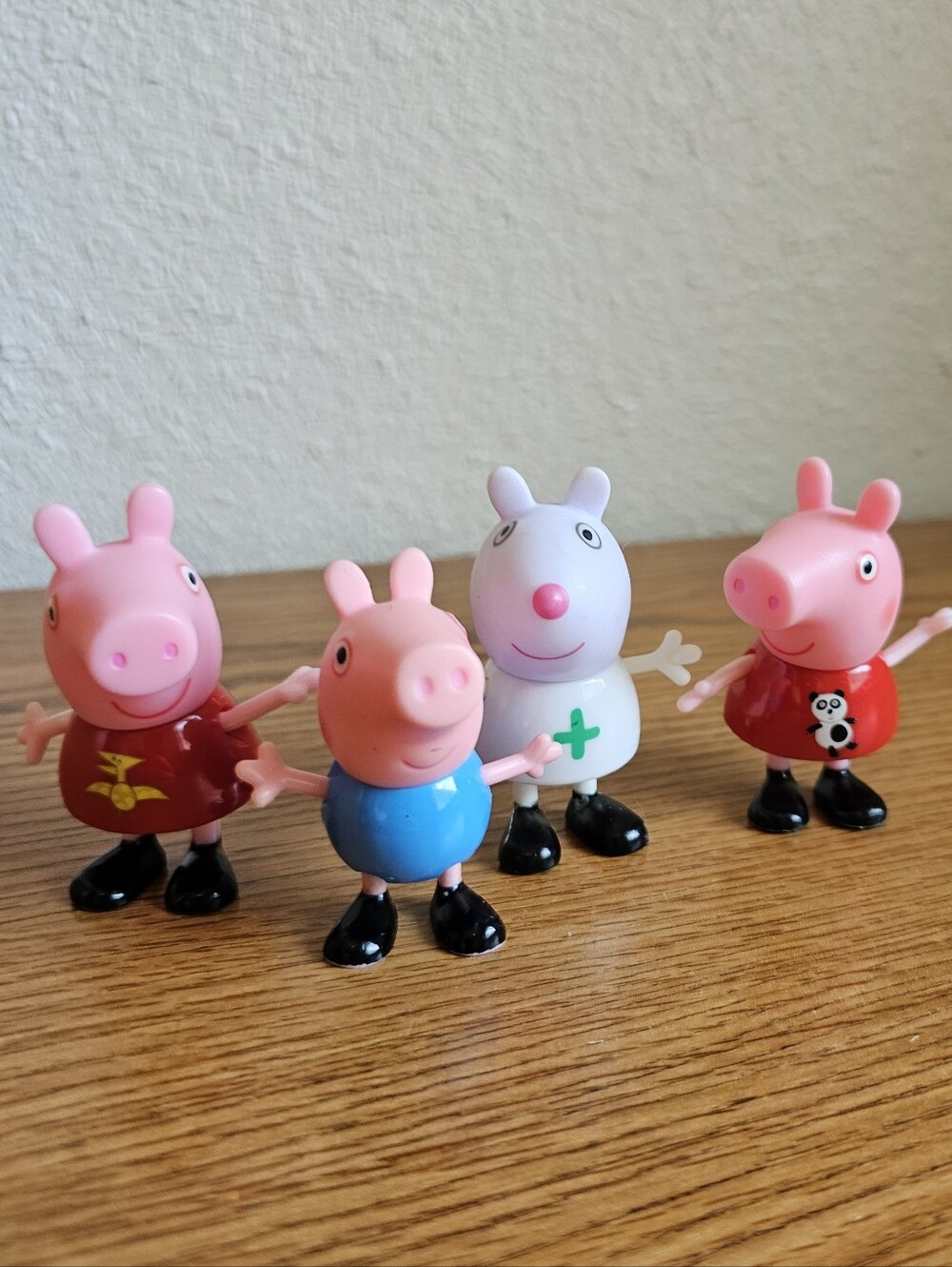 Peppa Pig Lot Of 4 Figures 2 Inch Tall Toy Characters